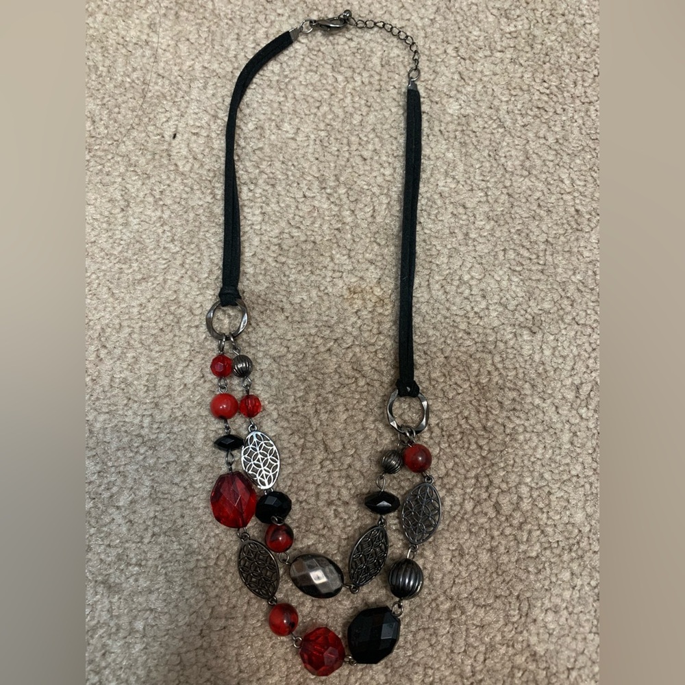 Elegant Red and Silver Jewelry Set - Picture 4 of 16